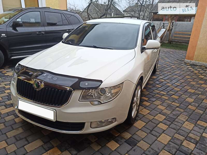 Лифтбек Skoda Superb 2012 в Шептицькому