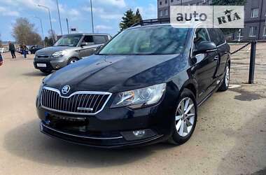 Универсал Skoda Superb 2015 в Луцке