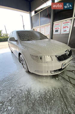 Лифтбек Skoda Superb 2011 в Кропивницком