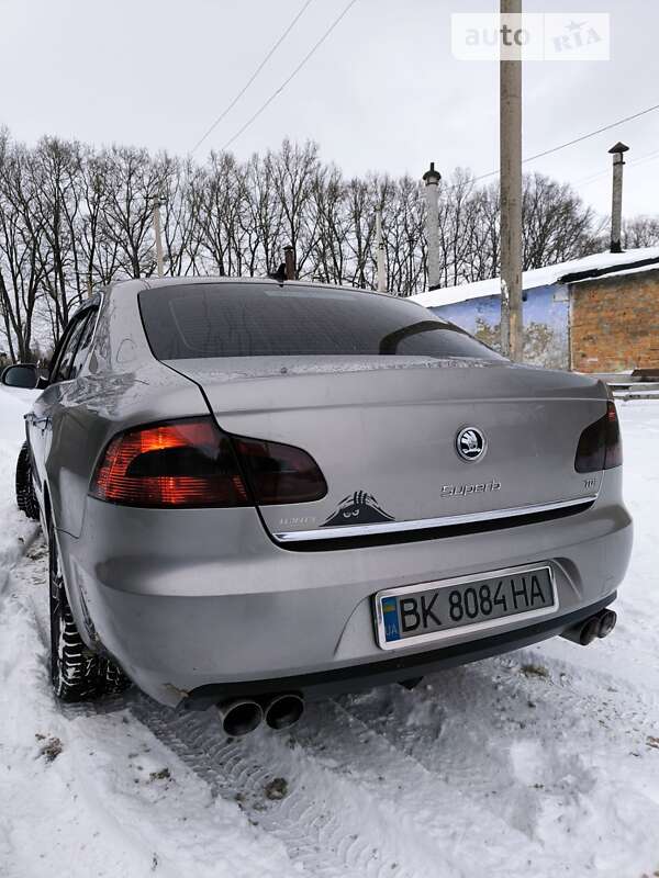 Ліфтбек Skoda Superb 2011 в Рівному