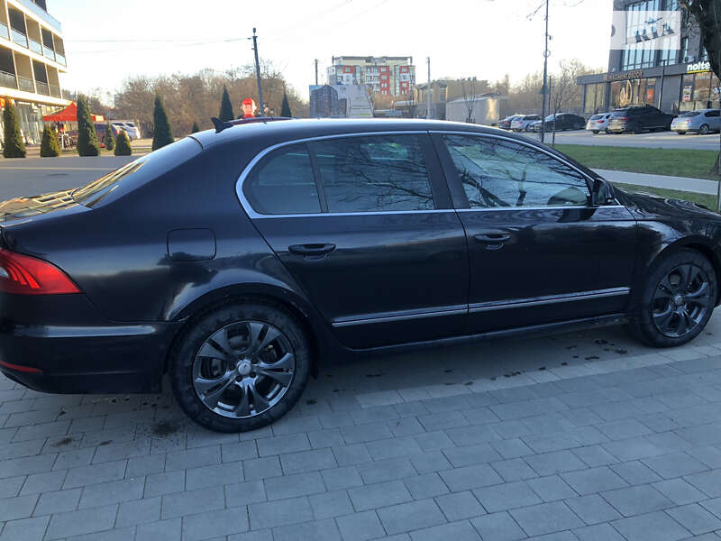 Лифтбек Skoda Superb 2014 в Ужгороде