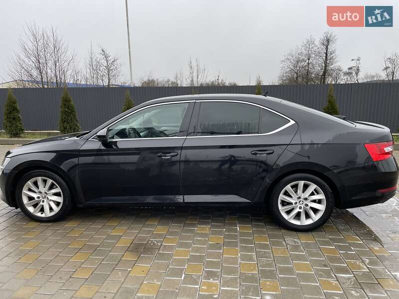 Лифтбек Skoda Superb 2016 в Иршаве