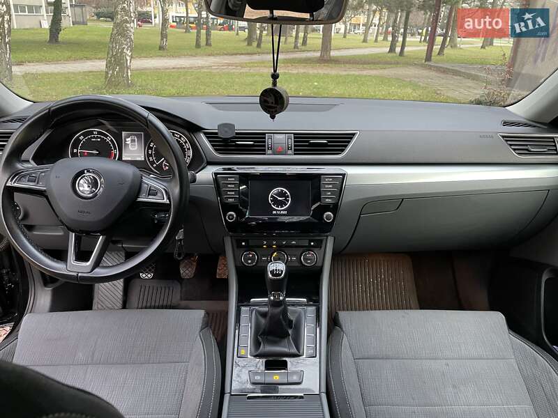 Лифтбек Skoda Superb 2016 в Иршаве