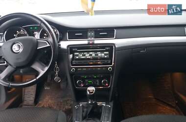Лифтбек Skoda Superb 2013 в 