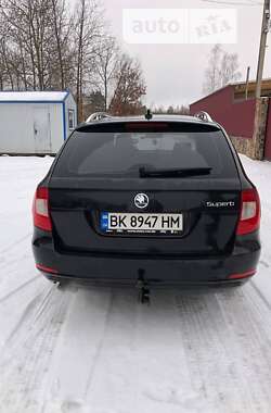 Универсал Skoda Superb 2010 в Сарнах