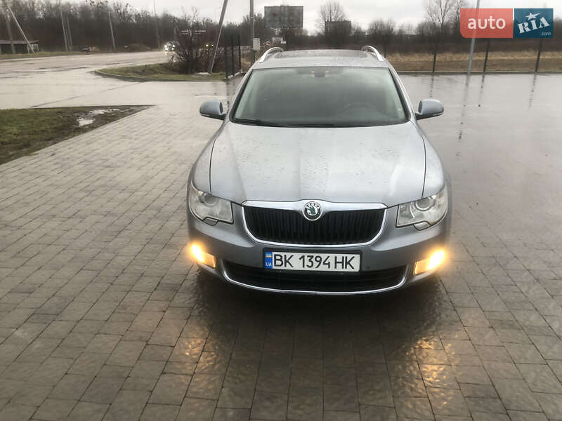 Универсал Skoda Superb 2011 в Львове