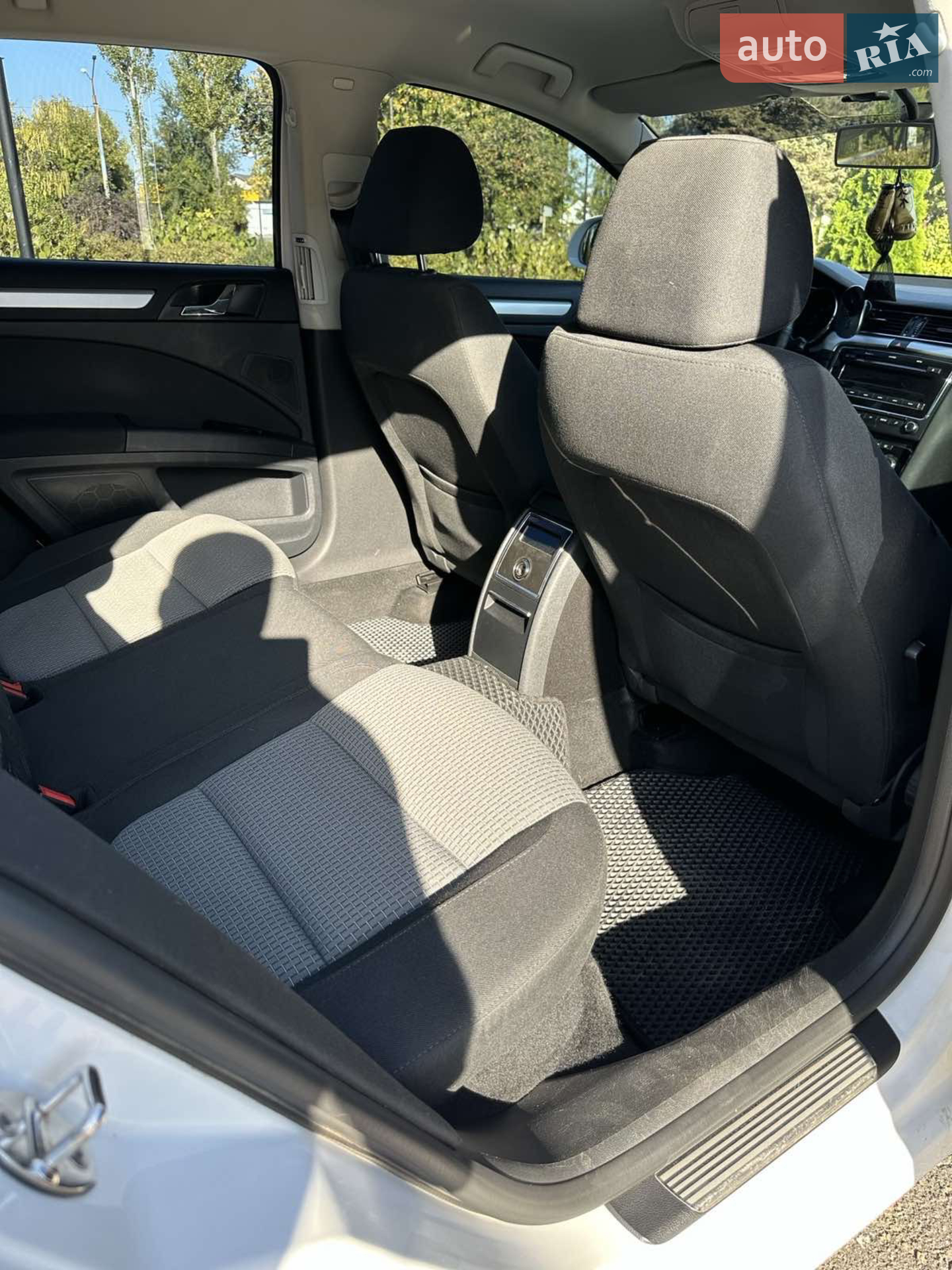2011 Skoda Superb - мініатюра 9