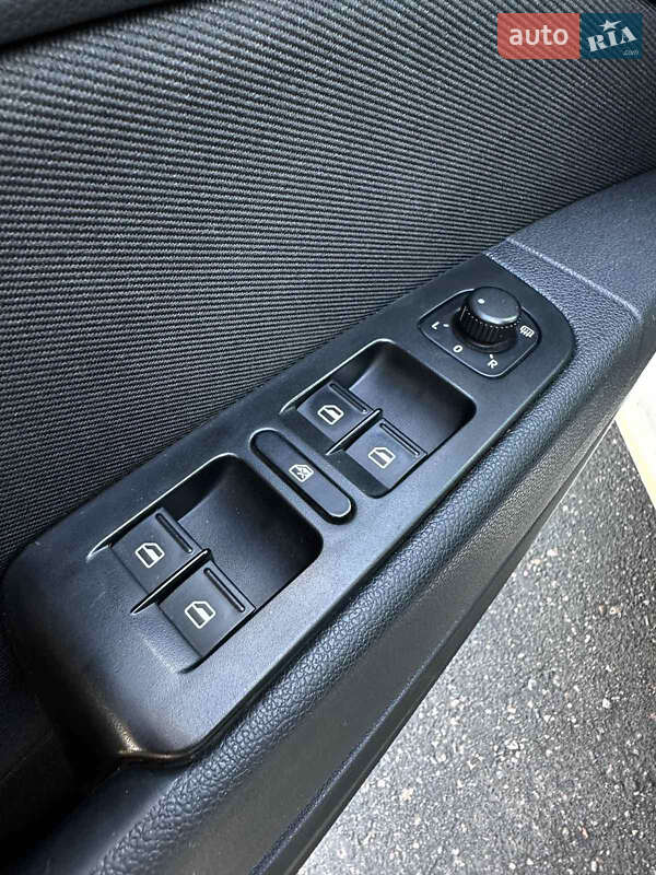 Ліфтбек Skoda Superb 2011 в Кам'янському