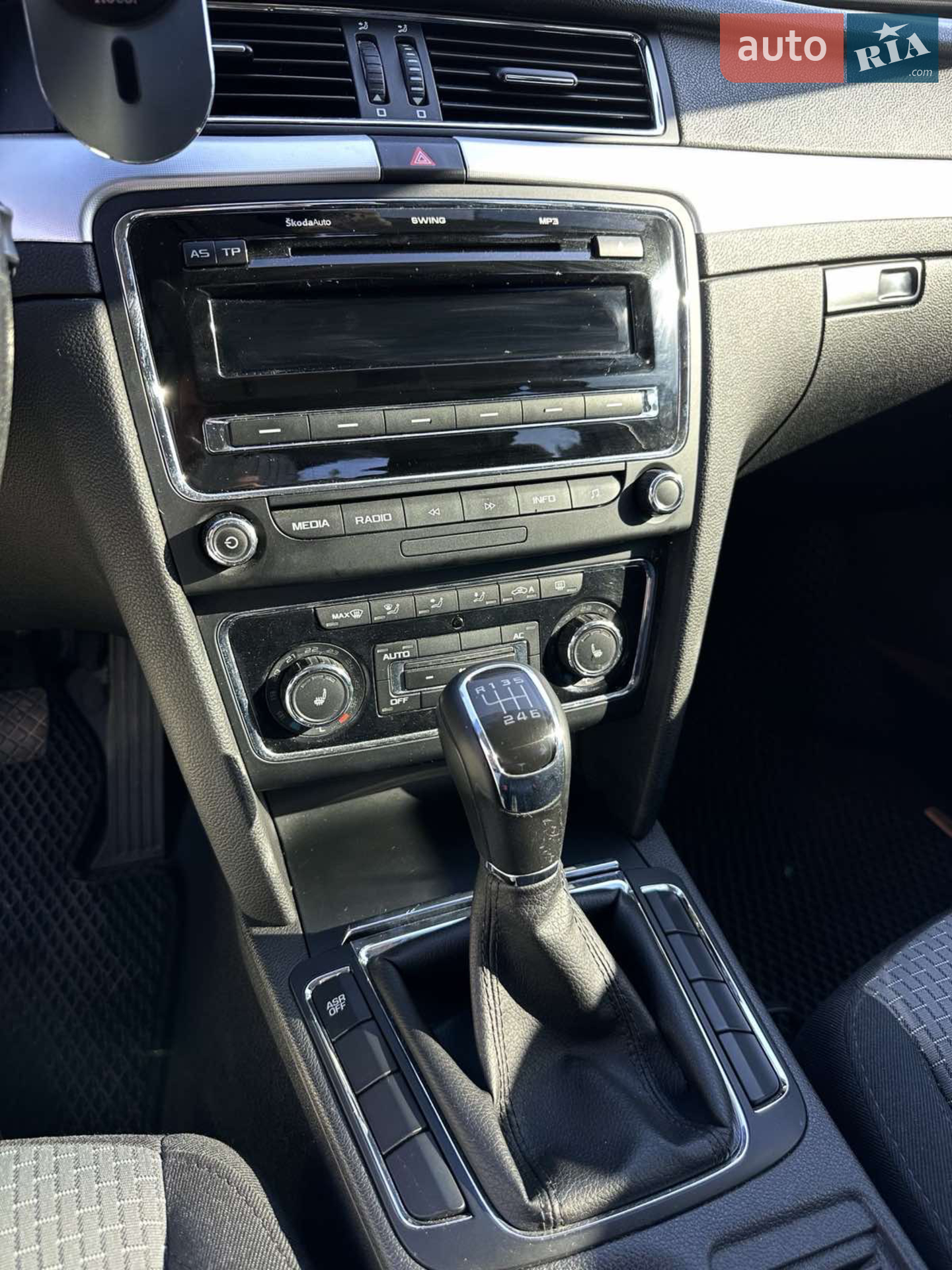2011 Skoda Superb - мініатюра 15