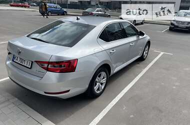 Лифтбек Skoda Superb 2019 в Киеве