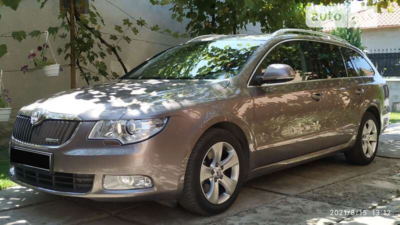 Універсал Skoda Superb 2010 в Береговому