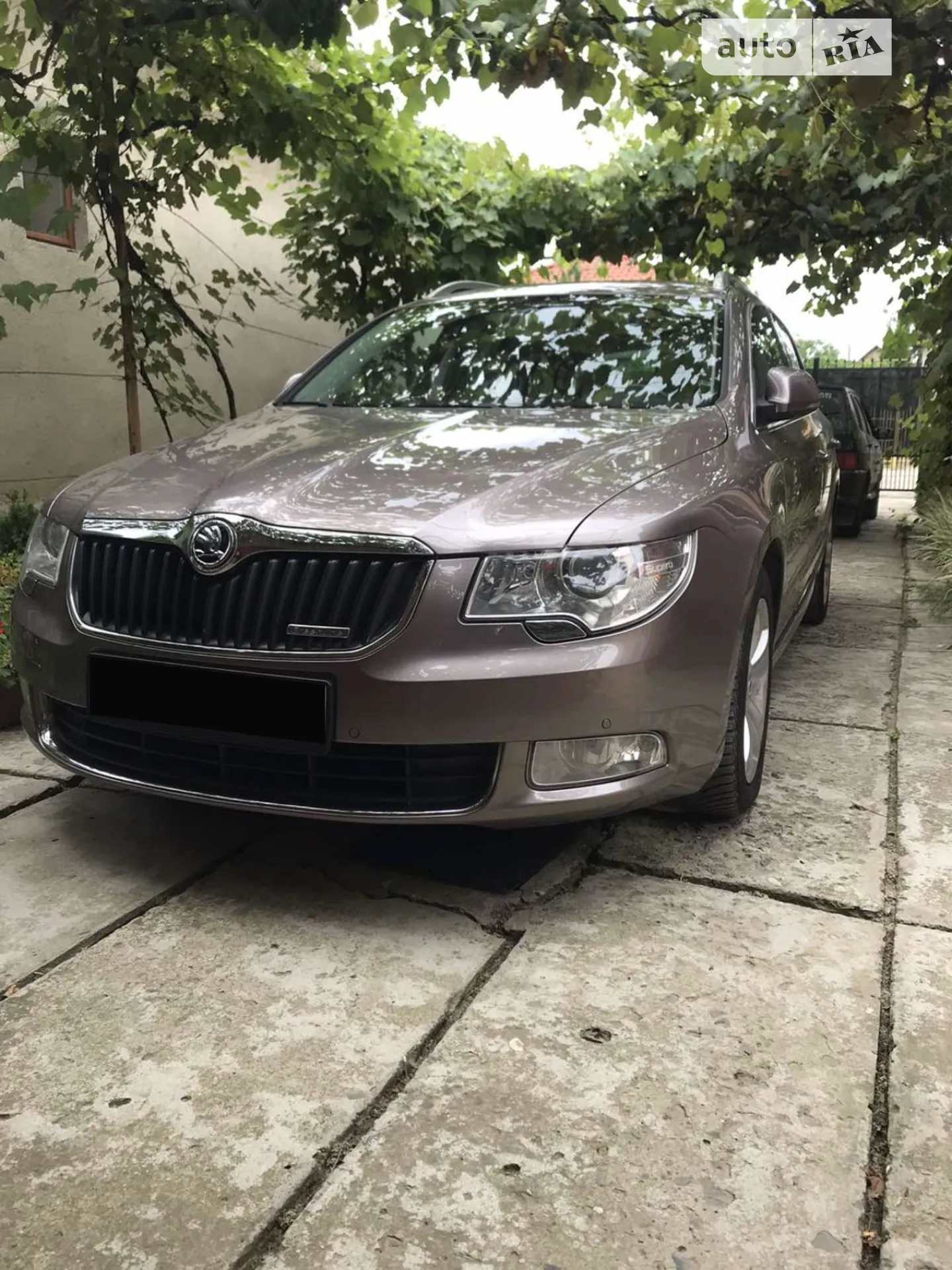 2010 Skoda Superb - мініатюра 8