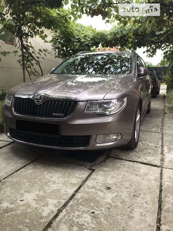 Універсал Skoda Superb 2010 в Береговому