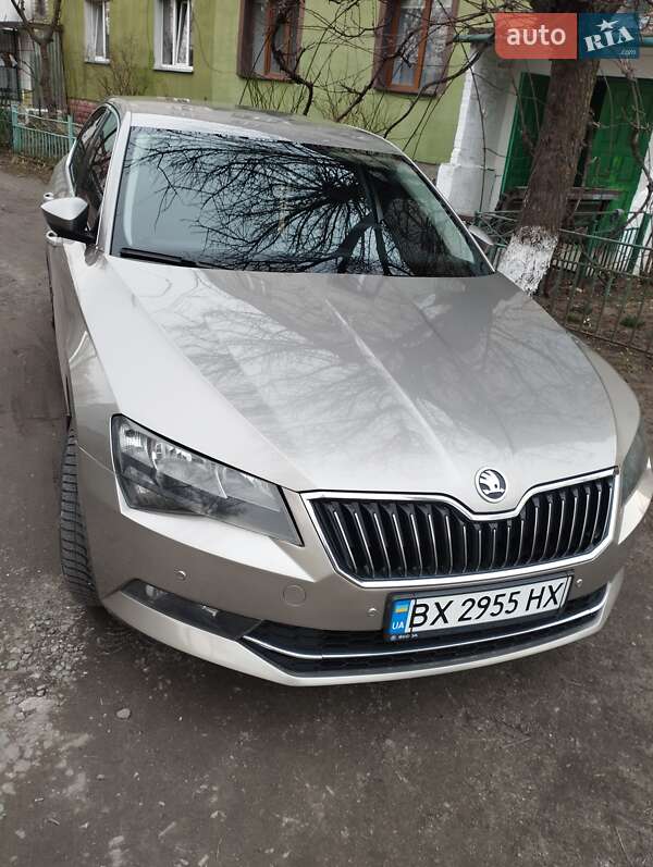 Лифтбек Skoda Superb 2016 в Изяславе