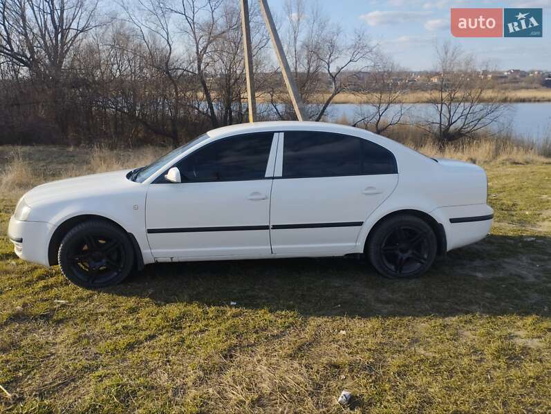 Ліфтбек Skoda Superb 2004 в Кропивницькому