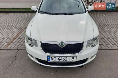 Лифтбек Skoda Superb 2011 в Хусте