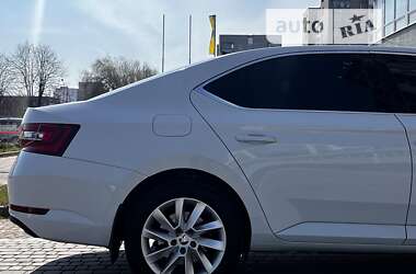 Лифтбек Skoda Superb 2017 в Львове