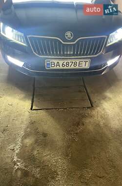 Універсал Skoda Superb 2017 в Кропивницькому