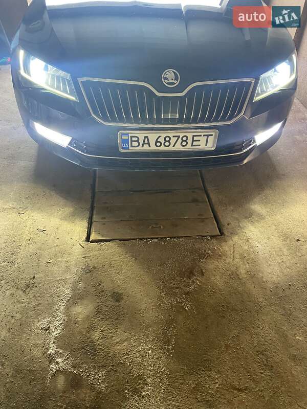 Универсал Skoda Superb 2017 в Кропивницком