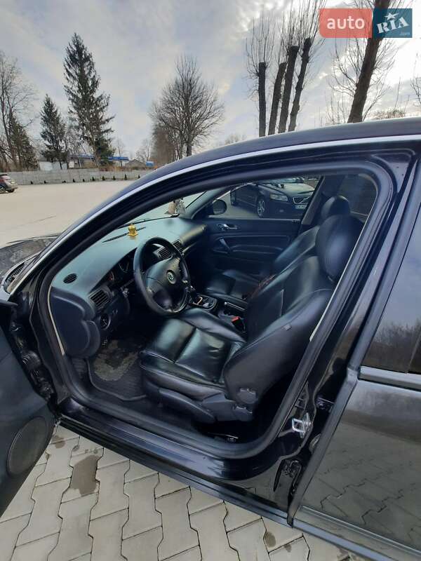 Лифтбек Skoda Superb 2006 в Черновцах