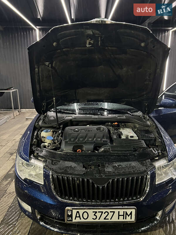 Лифтбек Skoda Superb 2012 в Ужгороде