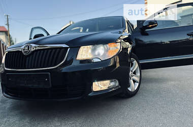 Лифтбек Skoda Superb 2012 в Тячеве