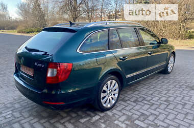 Универсал Skoda Superb 2010 в Ровно