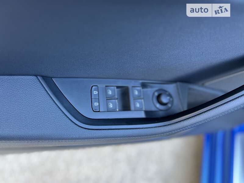 Лифтбек Skoda Superb 2020 в Ужгороде