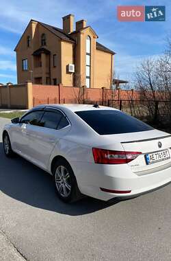 Лифтбек Skoda Superb 2017 в 