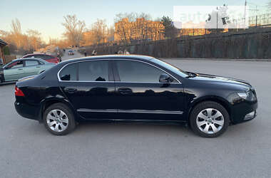 Ліфтбек Skoda Superb 2011 в Дніпрі