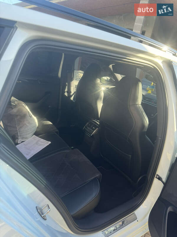 Універсал Skoda Superb 2017 в Ужгороді