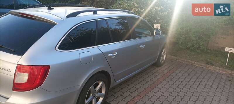 Универсал Skoda Superb 2012 в Ужгороде
