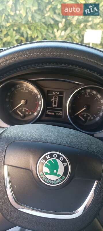 Универсал Skoda Superb 2012 в Ужгороде