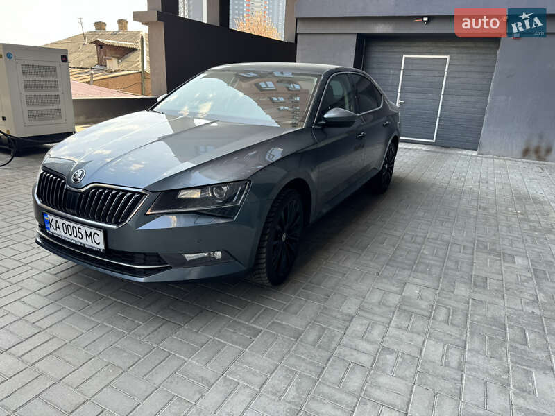 Лифтбек Skoda Superb 2018 в Киеве