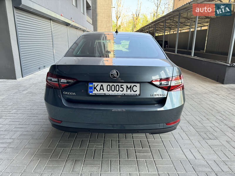 Лифтбек Skoda Superb 2018 в Киеве