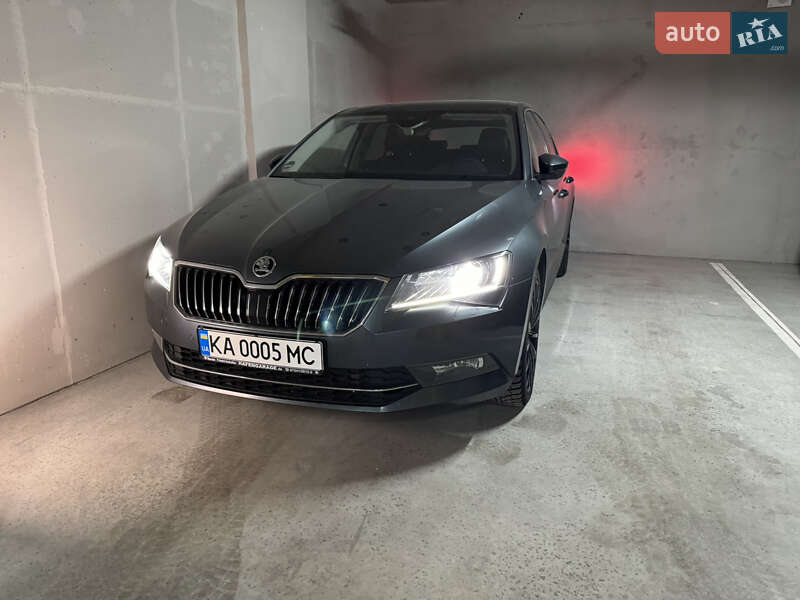 Лифтбек Skoda Superb 2018 в Киеве