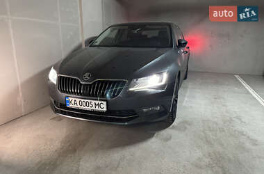 Лифтбек Skoda Superb 2018 в 