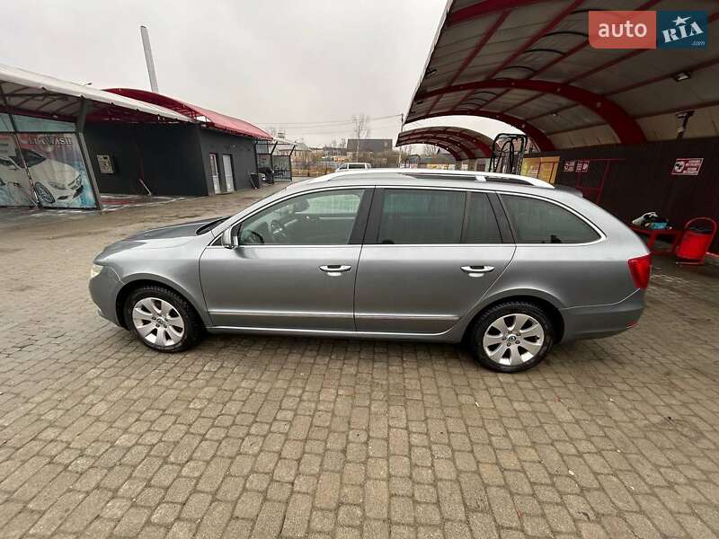 Универсал Skoda Superb 2010 в Надворной