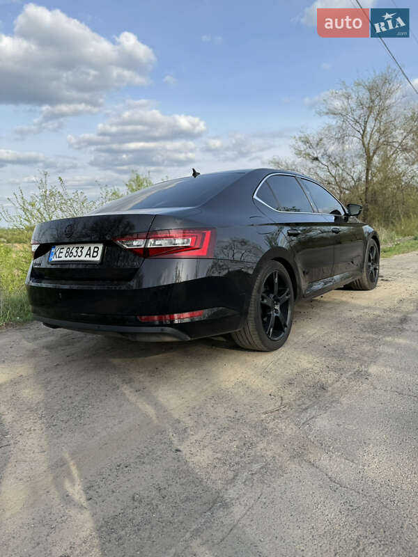 Лифтбек Skoda Superb 2016 в Кривом Роге