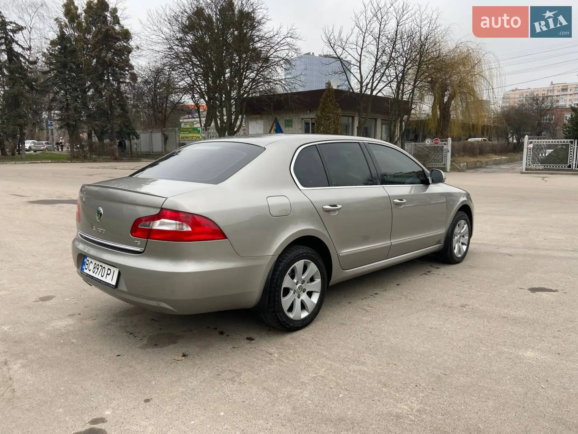 2012 Skoda Superb - мініатюра 3