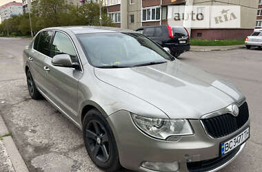 Лифтбек Skoda Superb 2011 в Стрые