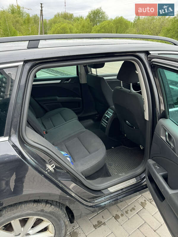 Универсал Skoda Superb 2013 в Ковеле