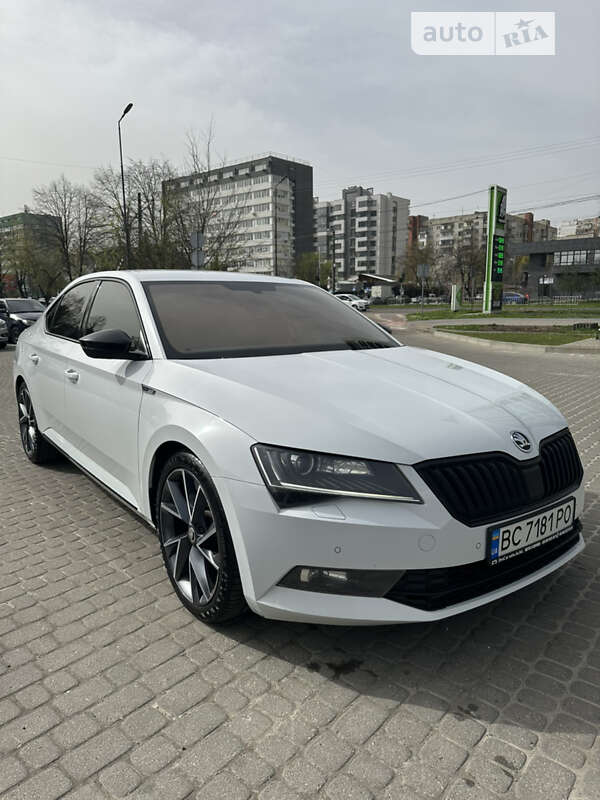 Лифтбек Skoda Superb 2019 в Львове