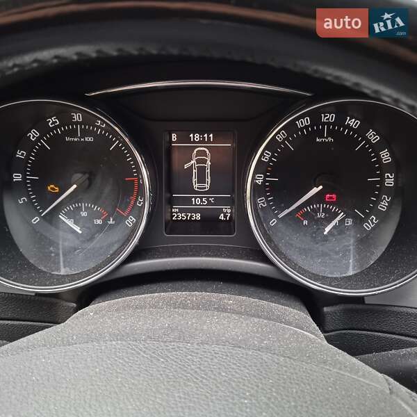 Универсал Skoda Superb 2012 в Бориславе