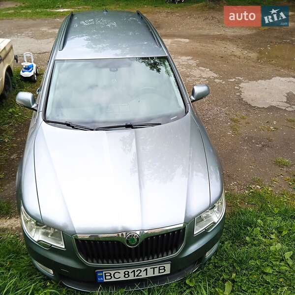 Универсал Skoda Superb 2012 в Бориславе