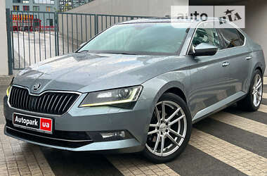 Лифтбек Skoda Superb 2015 в Львове