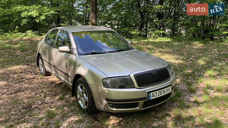 Лифтбек Skoda Superb 2005 в Тячеве