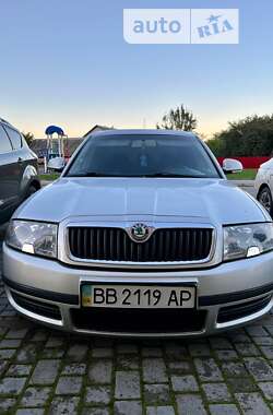 Ліфтбек Skoda Superb 2006 в Острозі