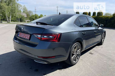 Лифтбек Skoda Superb 2016 в Долине