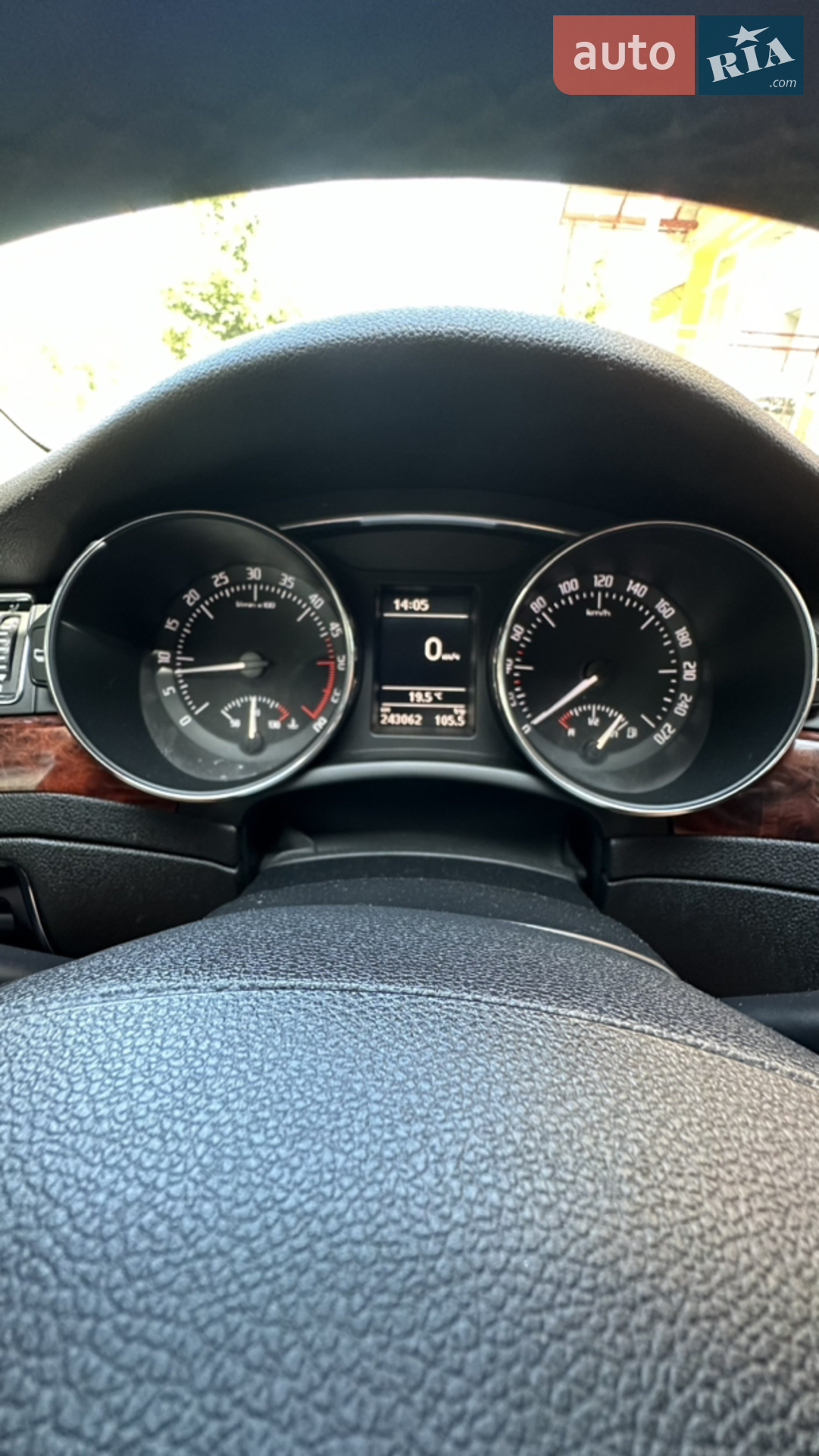 2010 Skoda Superb - мініатюра 2